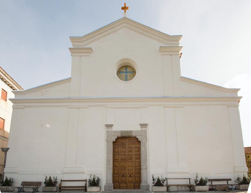 Cilento, oggi l’ultimo saluto all’assicuratore che si è tolto la vita