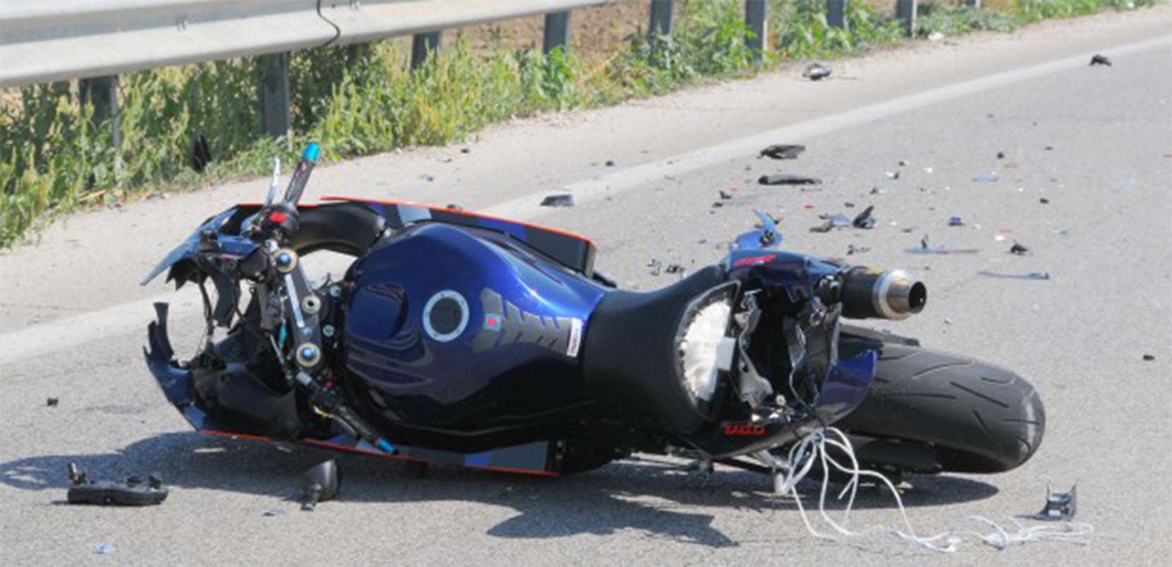 Centauro perde il controllo della moto e finisce fuori strada: ricoverato a Vallo della Lucania