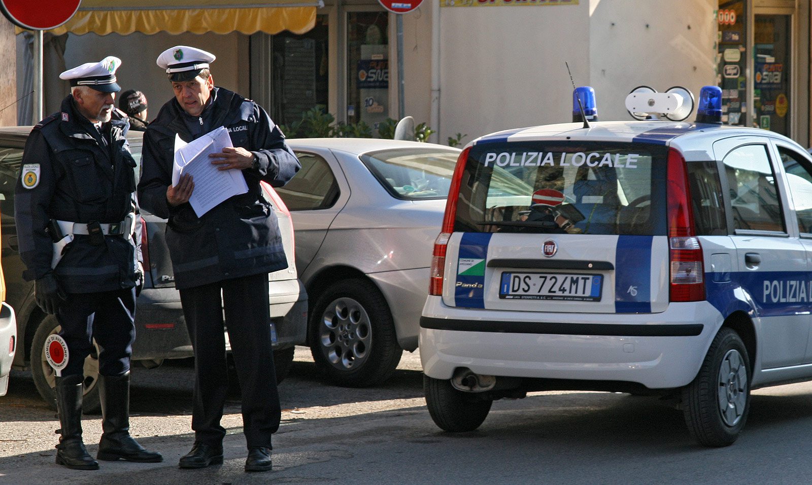 In strada senza motivo, due denunciati ad Agropoli