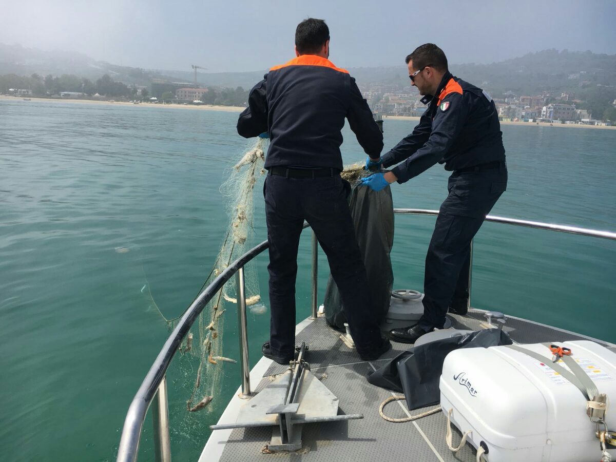 Allarme pesca abusiva sottocosta nel Cilento: «E’ serio danno»