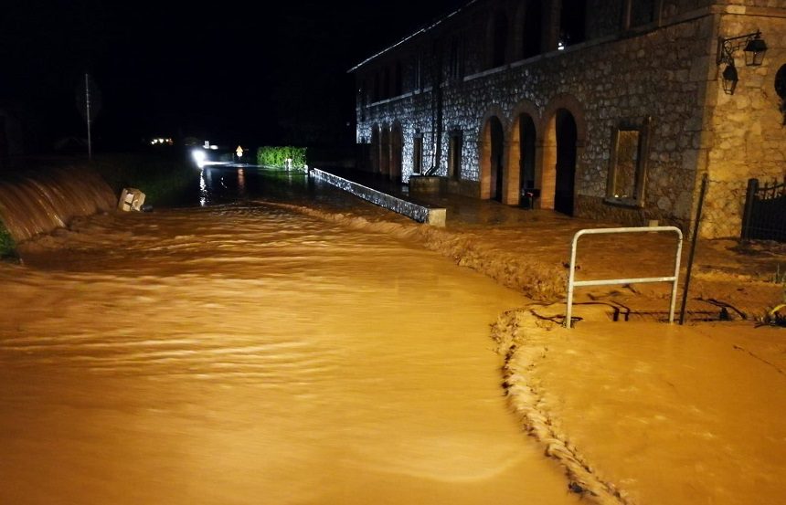 Bomba d’acqua sul Cilento: allagamenti e turisti in fuga