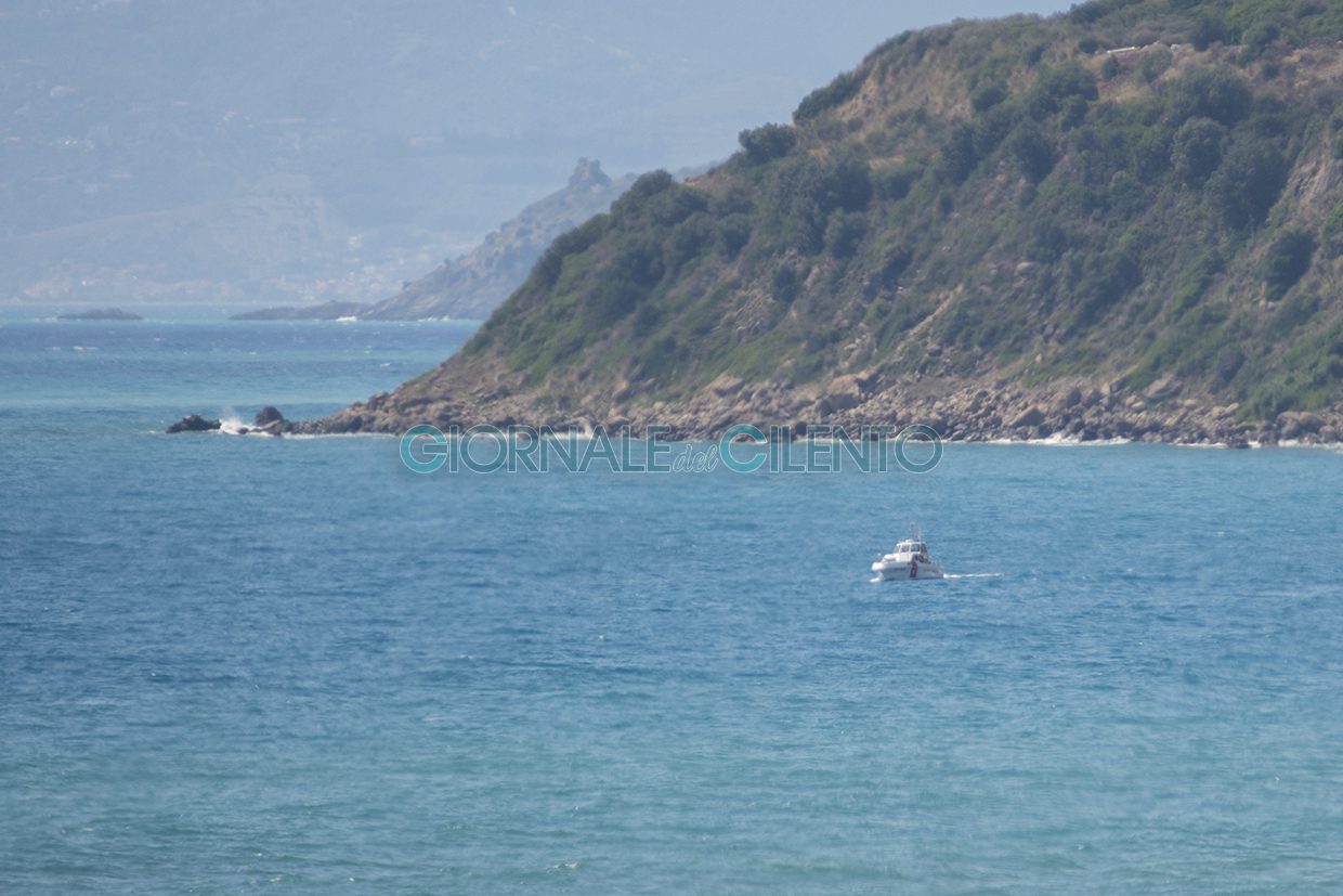 Cilento, malore mentre è in mare: annega un turista di 82 anni