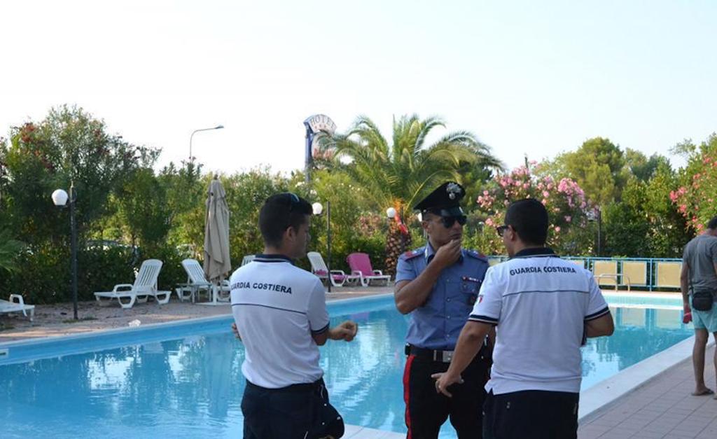 Cilento, piscine villaggi senza bagnini: blitz della guardia costiera