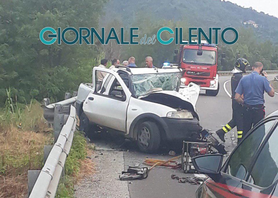 Cilentana, ennesima tragedia: mortale e strada chiusa