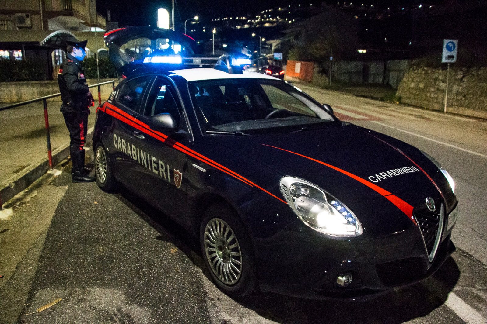 Cilento, perseguita donna: straniero arrestato