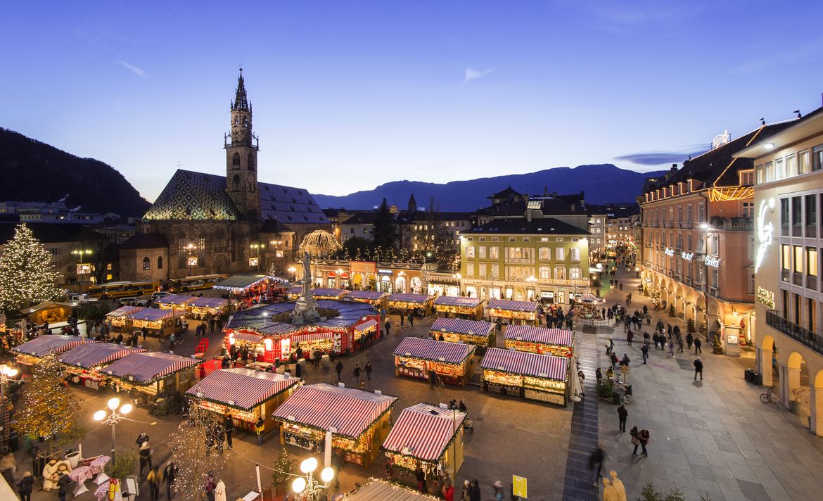 Luminarie «costose e brutte» a Bolzano, ultimatum alla ditta di Salerno