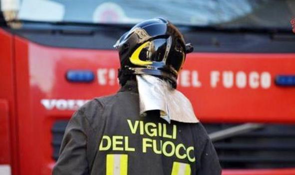 Incendio in casa, anziana muore: grave il marito