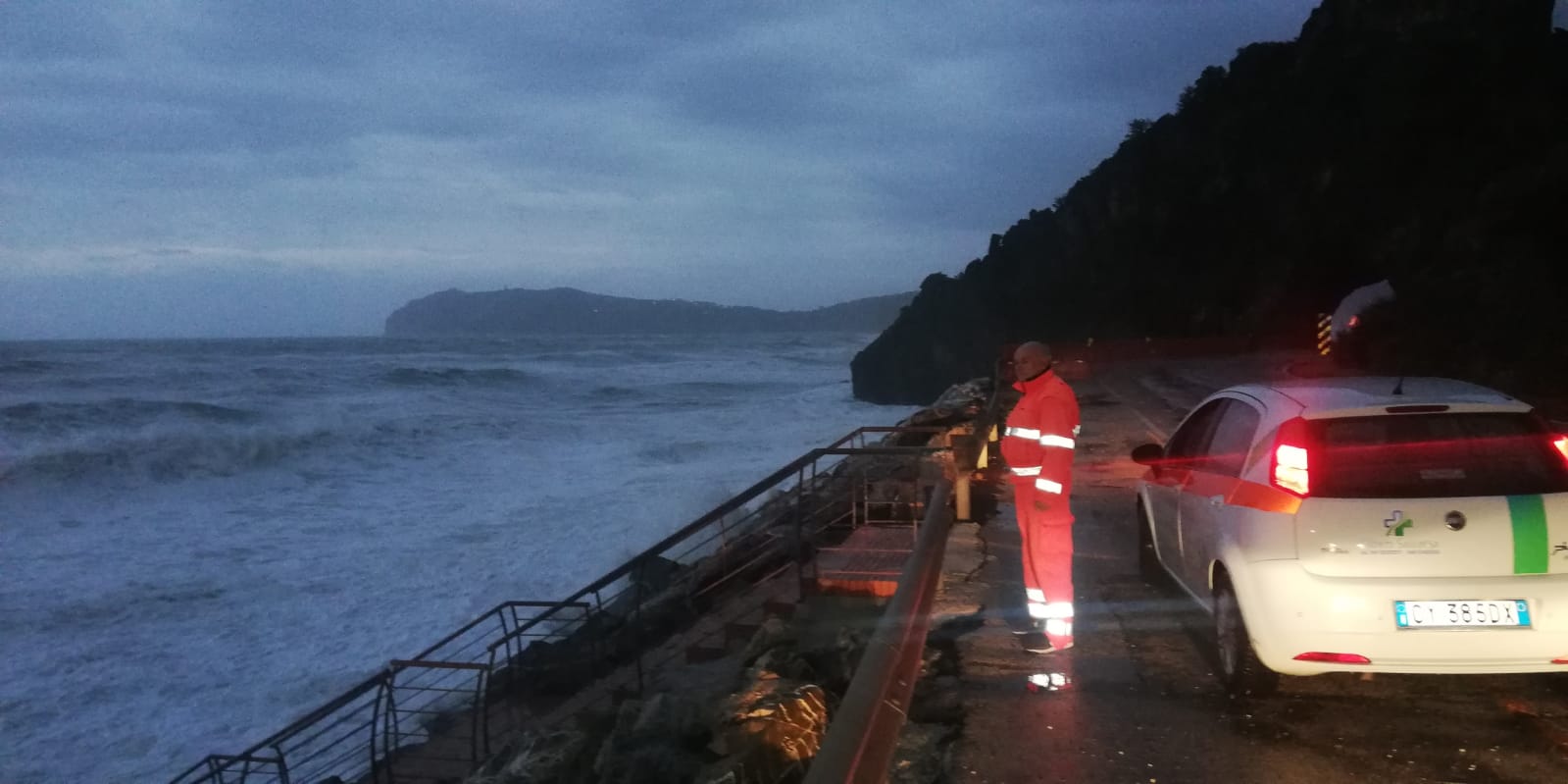 Onde alte 6 metri: chiusa la strada Marina di Camerota – Palinuro