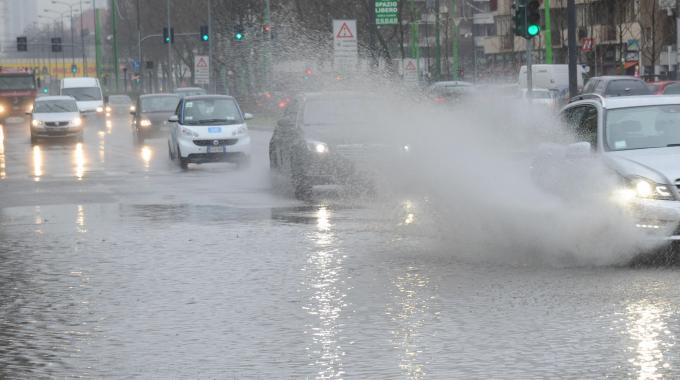 Piogge forti, in Campania allerta meteo gialla