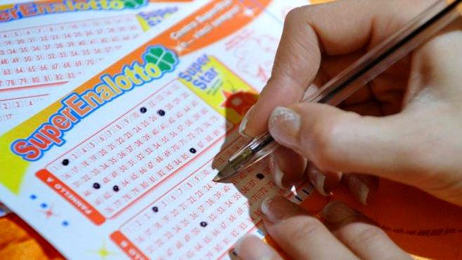 Superenalotto, sfiorato nel Cilento il jackpot: vinti 18mila euro