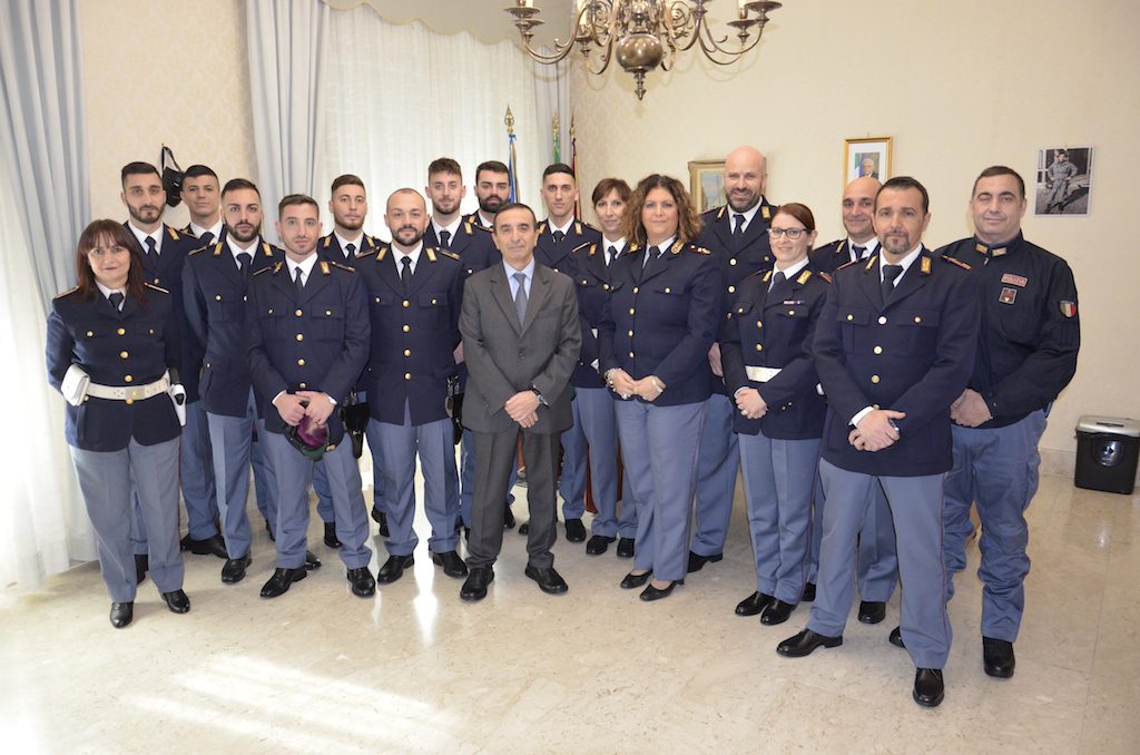 Sedici nuovi poliziotti a Salerno, trasferiti nei commissariati della provincia