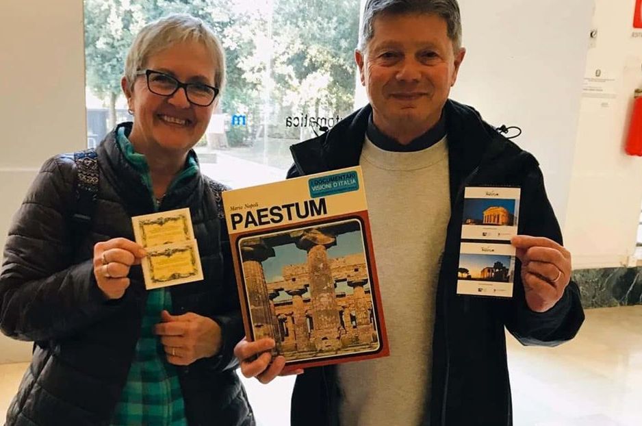 Viaggio di nozze a Paestum, 45 anni dopo coppia torna con gli stessi biglietti