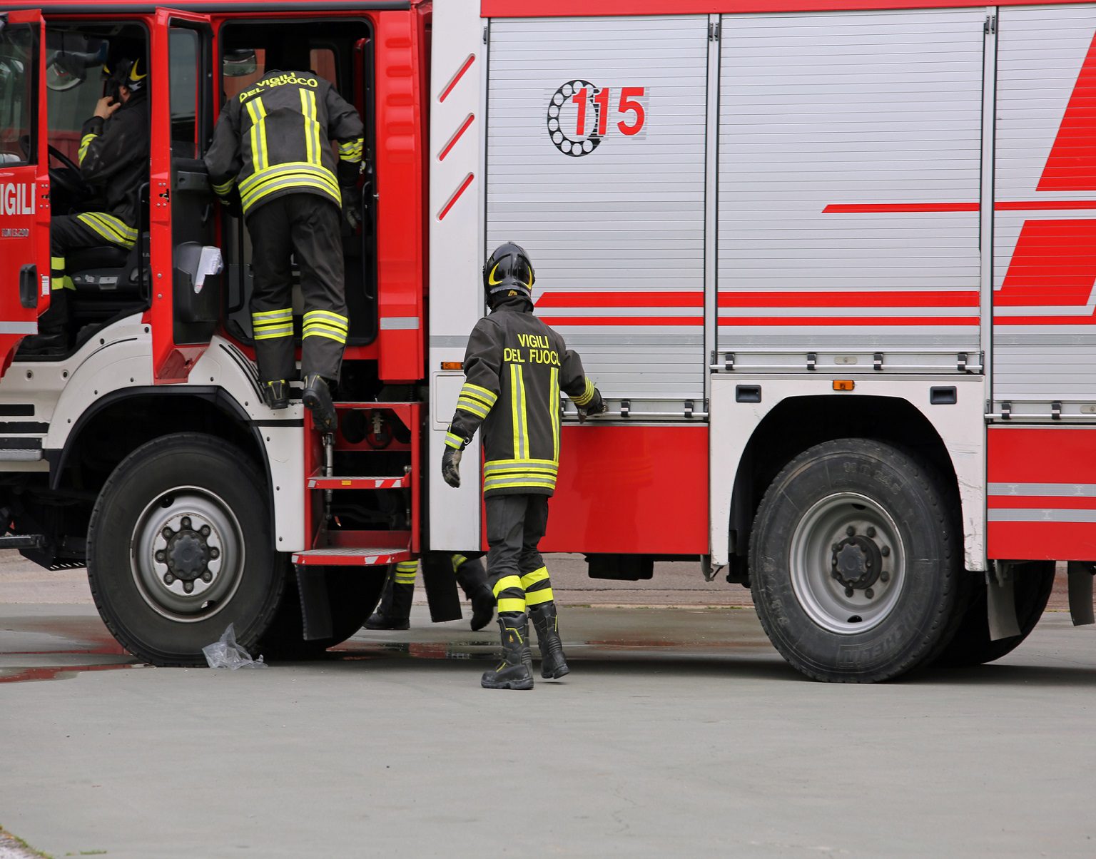 Cilento, vigile del fuoco investito da collega: trasportato in ospedale