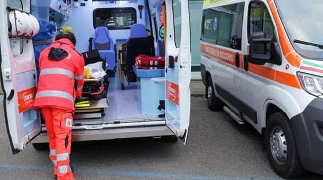 Cilento, cade giù da un muro: studente in ospedale