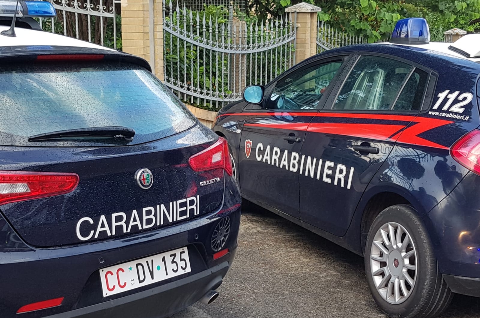 Cilento, chiedono acqua per entrare in casa e rubano tutto: arrestate