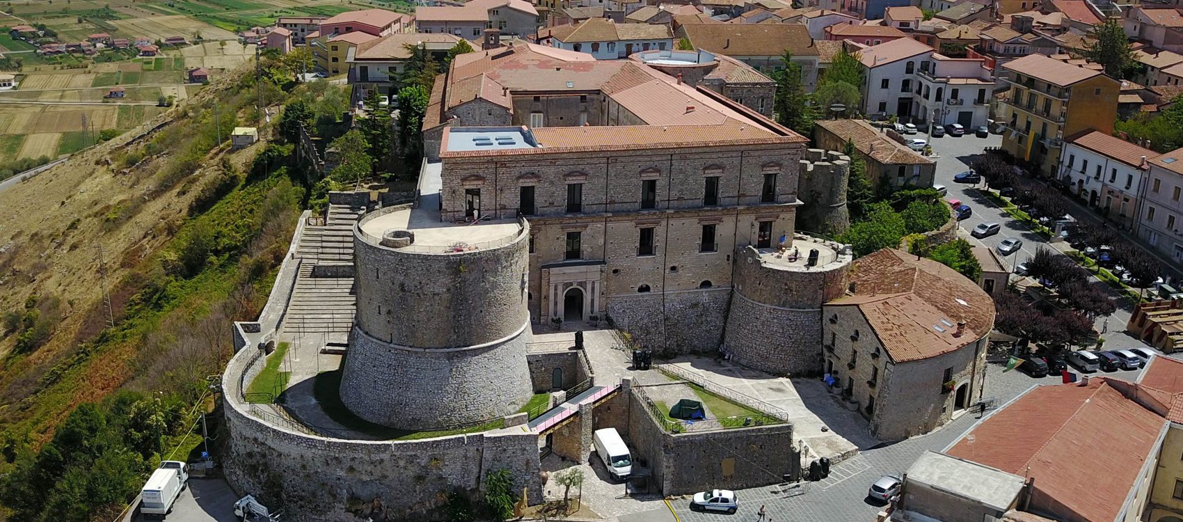 Dimore storiche, 30 itinerari per conoscerle. Parco Cilento e Diano protagonista