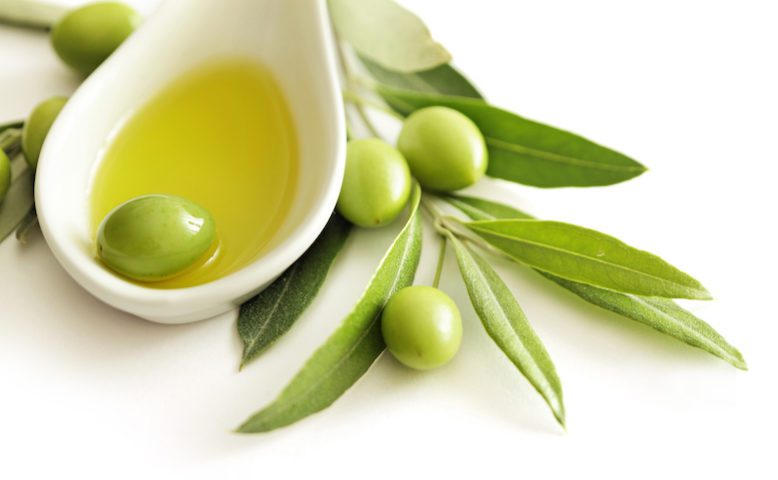 Palinuro, corso di avvicinamento gratuito all’assaggio degli oli da olive