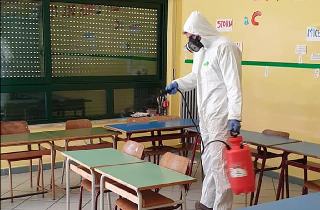Coronavirus, intervento di disinfezione nelle scuole di Celle di Bulgheria