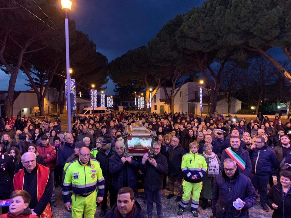 Cilento, reliquie Santa a scuola: preside contraria. Ira parroco