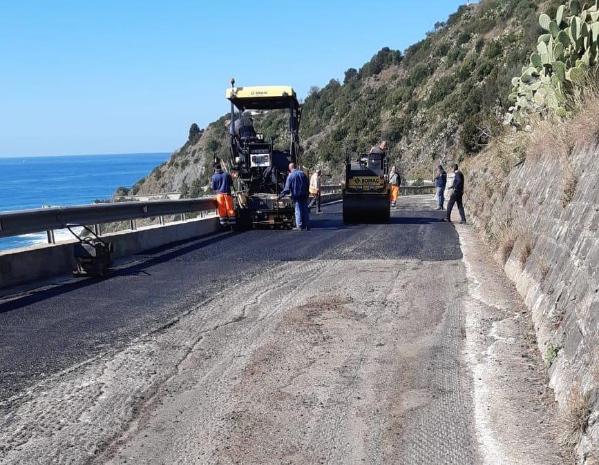 Pollica, lavori sulla via del Mare