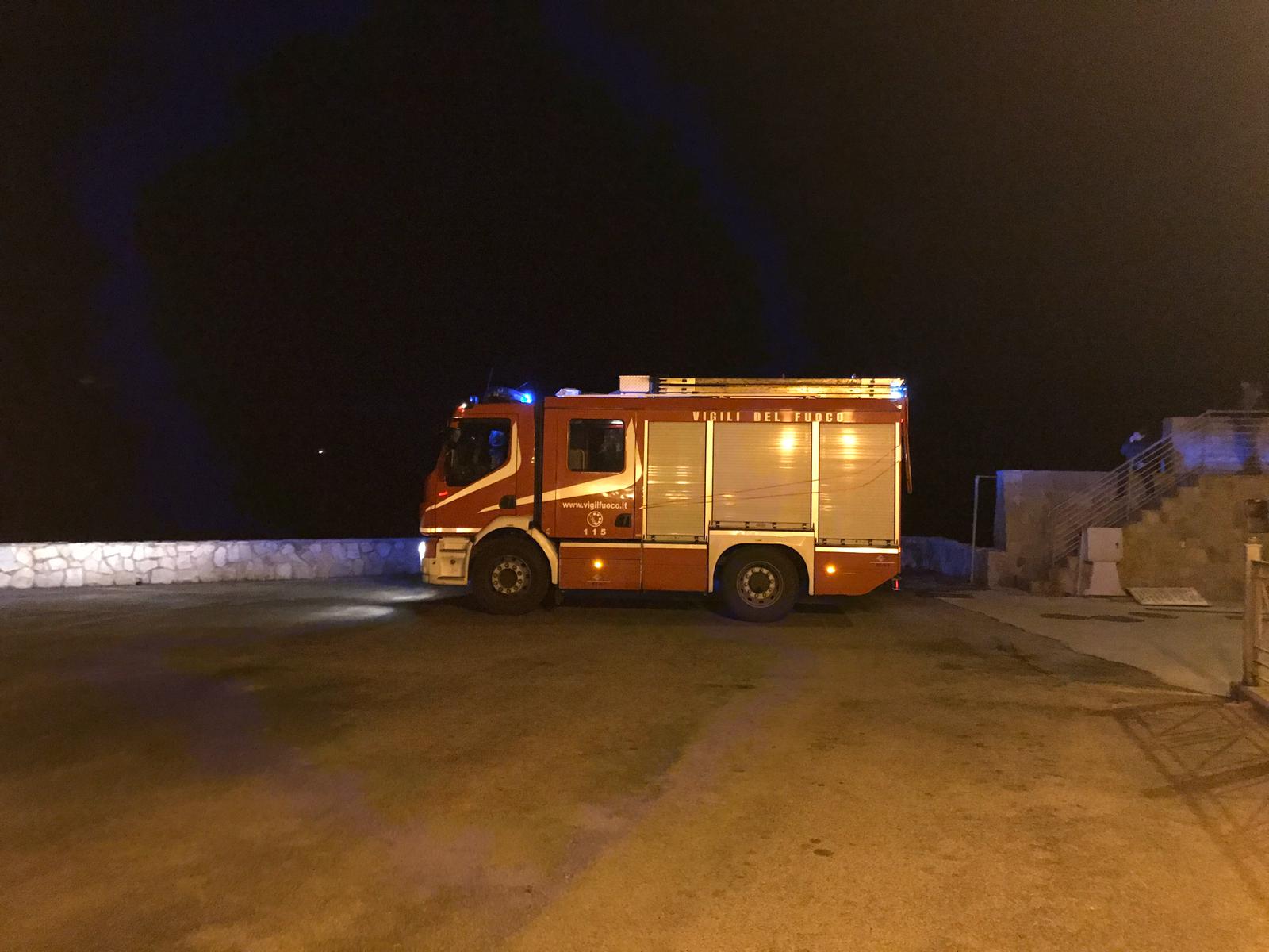 Castellabate, fiamme in località Vallone Alto