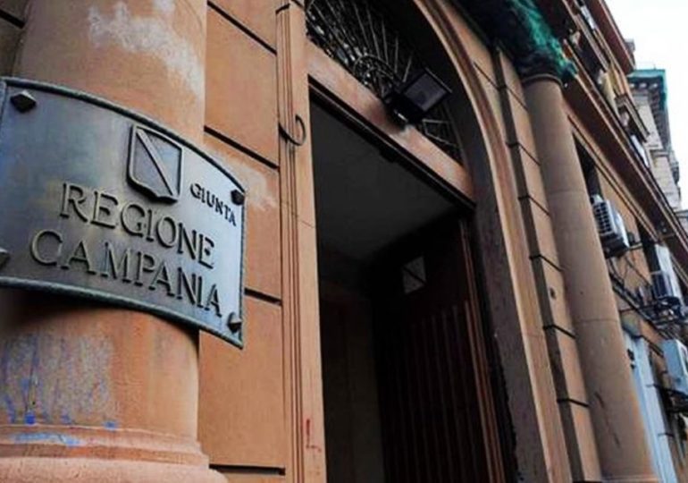 Regione Campania: borse di studio di 300 euro per quasi 24mila studenti