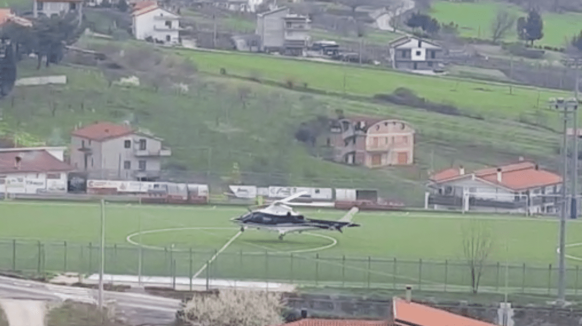 Pontecagnano supporta Caggiano, consegnato il pacco di medicine in giacenza