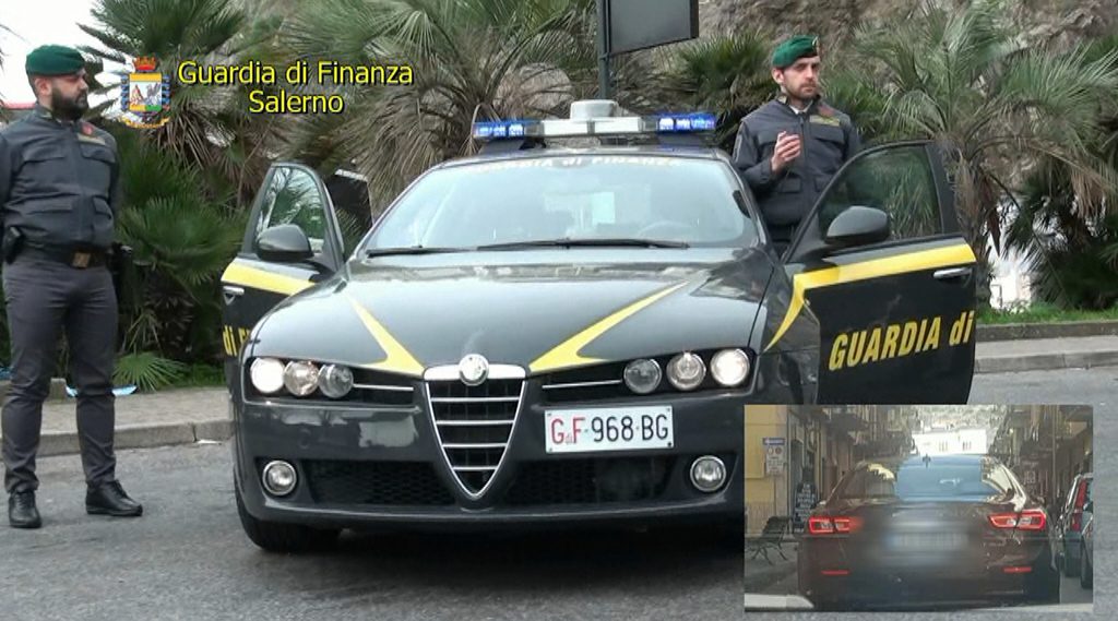 Caccia ai ‘furbetti’ delle targhe straniere in tutta la provincia di Salerno