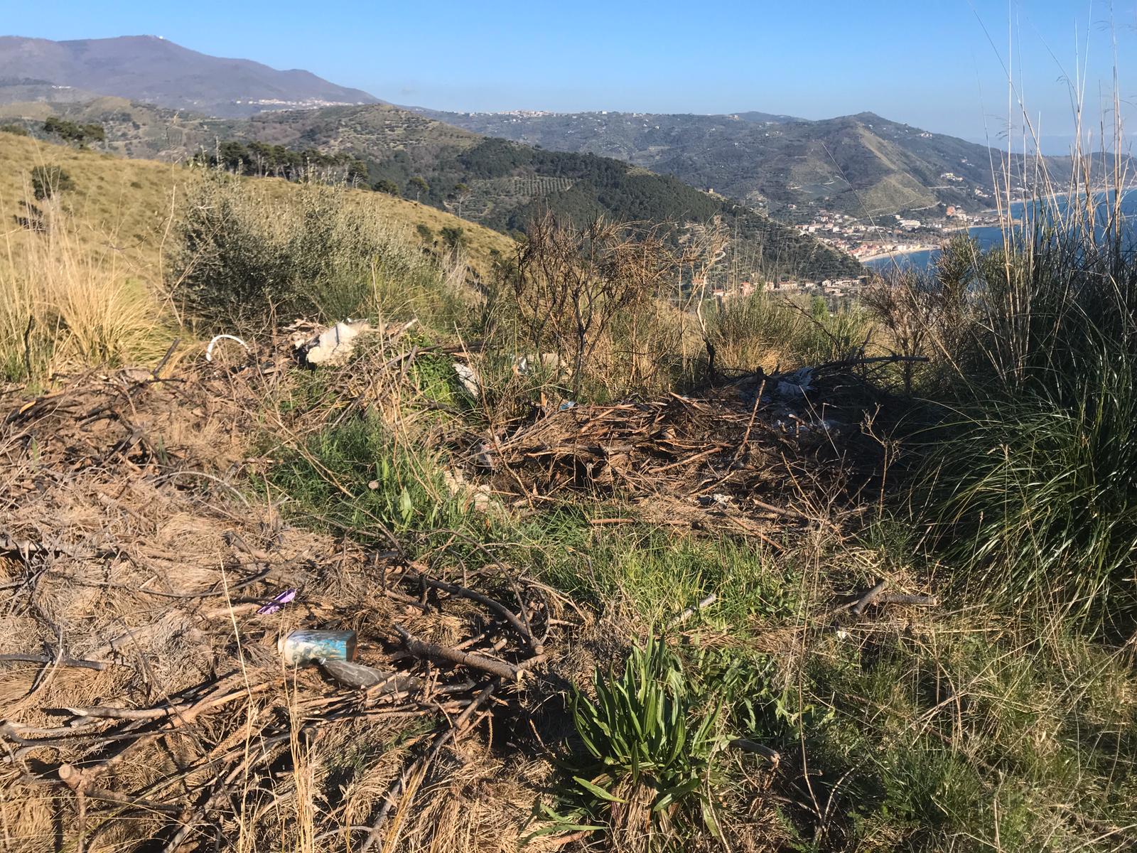Montecorice, rifiuti abbandonati nel cuore del Parco nazionale del Cilento
