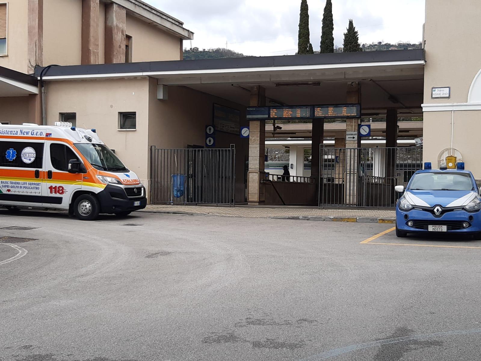 “Fuga” da zona rossa, controlli a tappeto alla stazione dei treni di Sapri