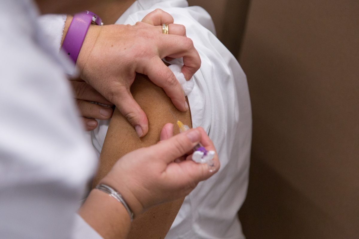 Gruppo Salesì interroga maggioranza su punto vaccinale a Sala Consilina