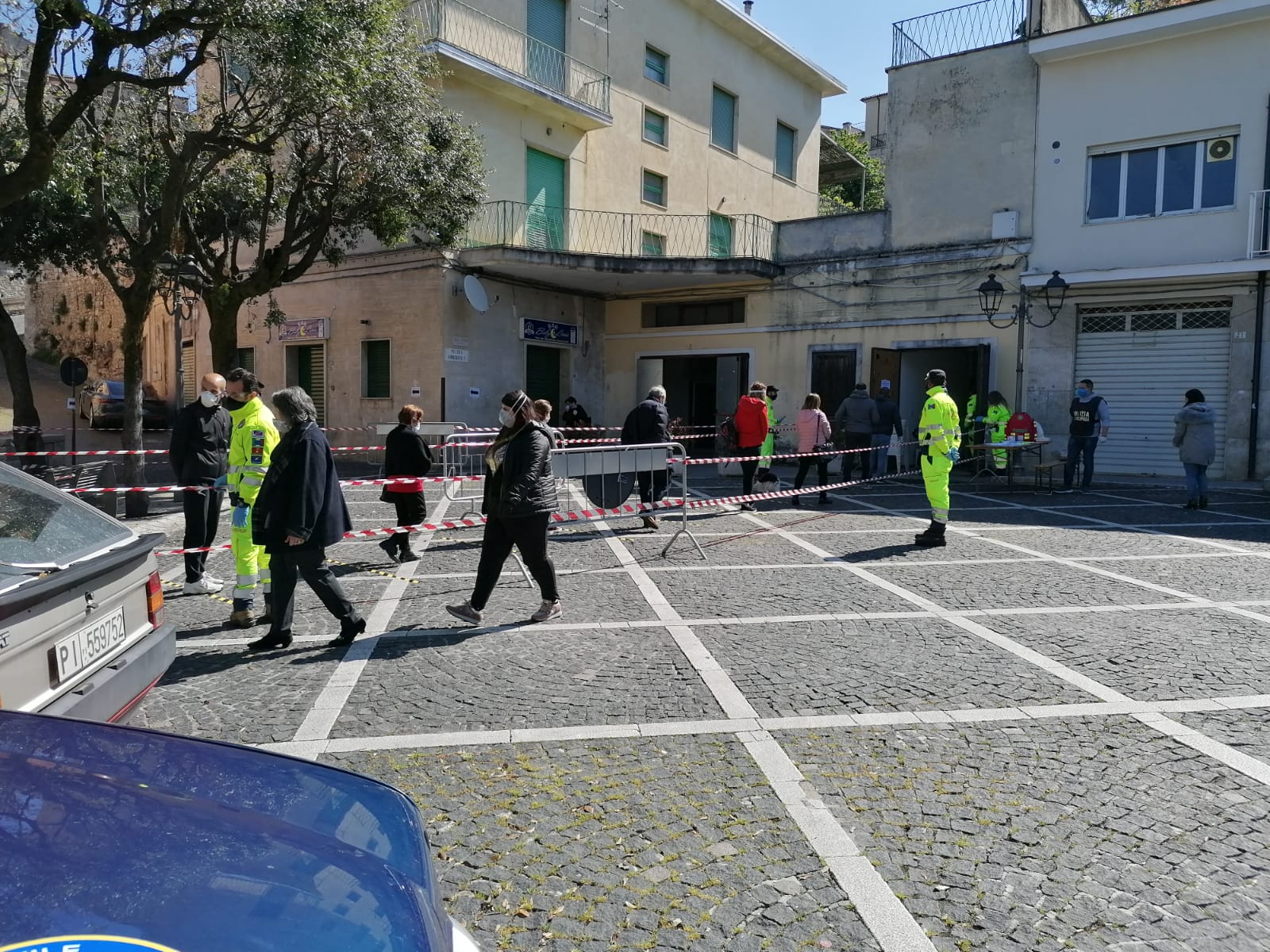 Padula, polemiche su screening in piazza. Ferrigno: «Quali criteri per i tamponi?»