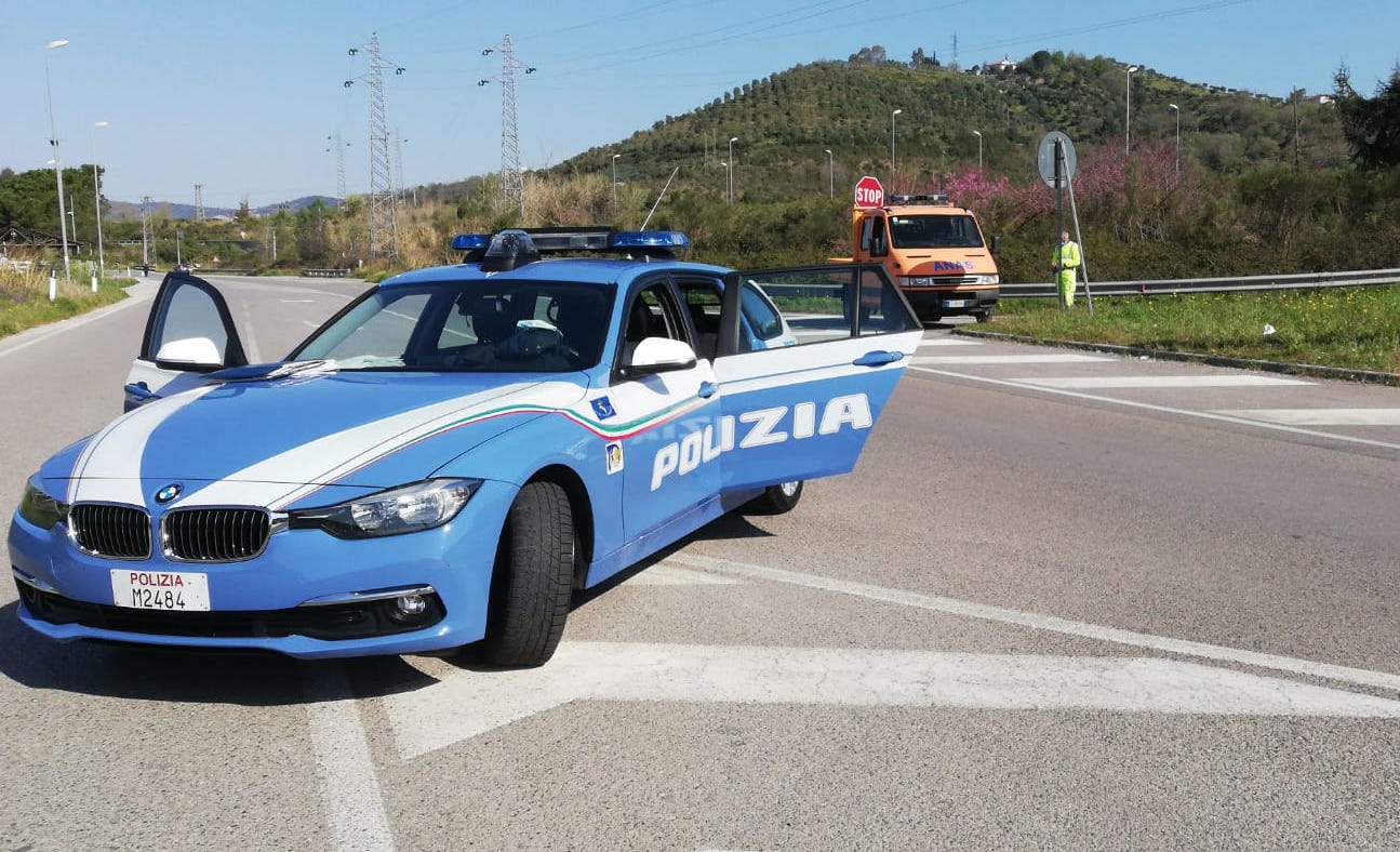 Cilentana, controlli serrati della polizia: 500 auto fermate e pioggia di multe