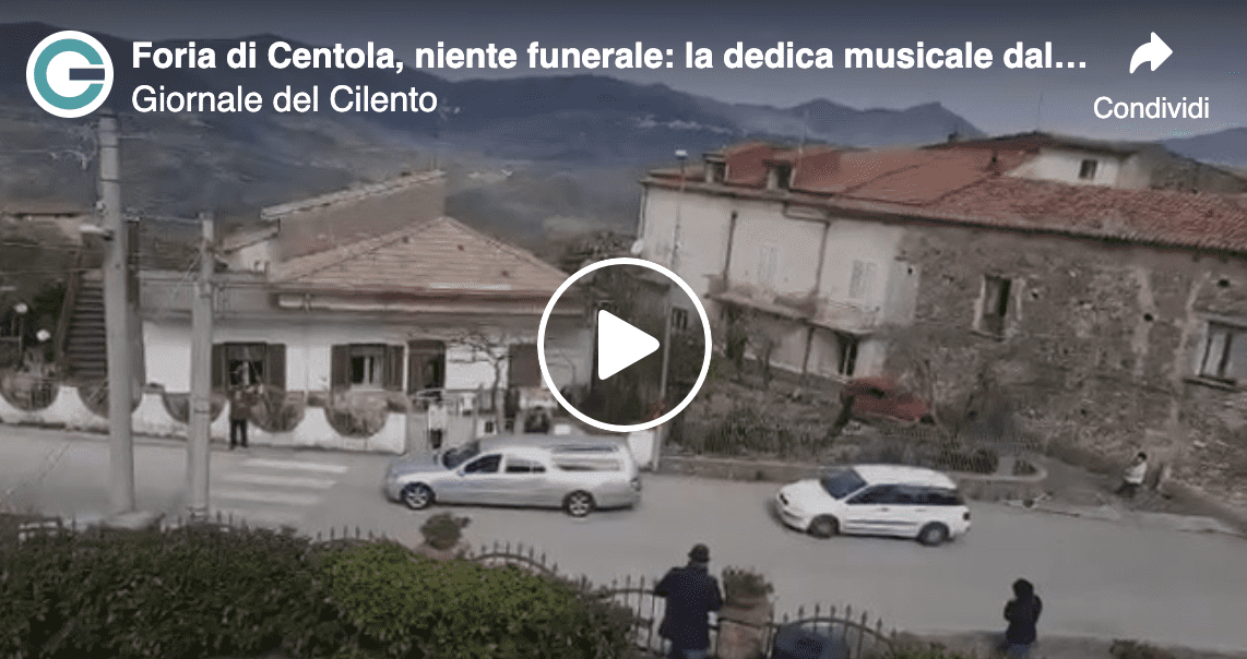 Centola, l’ultimo saluto ad Anna è meno triste: la sua canzone dal terrazzo del maestro | VIDEO