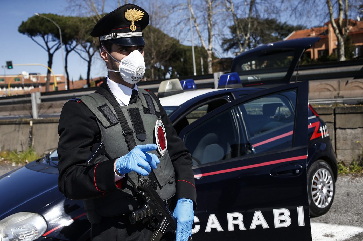 Cilento, aggredisce carabiniere: 17enne in manette