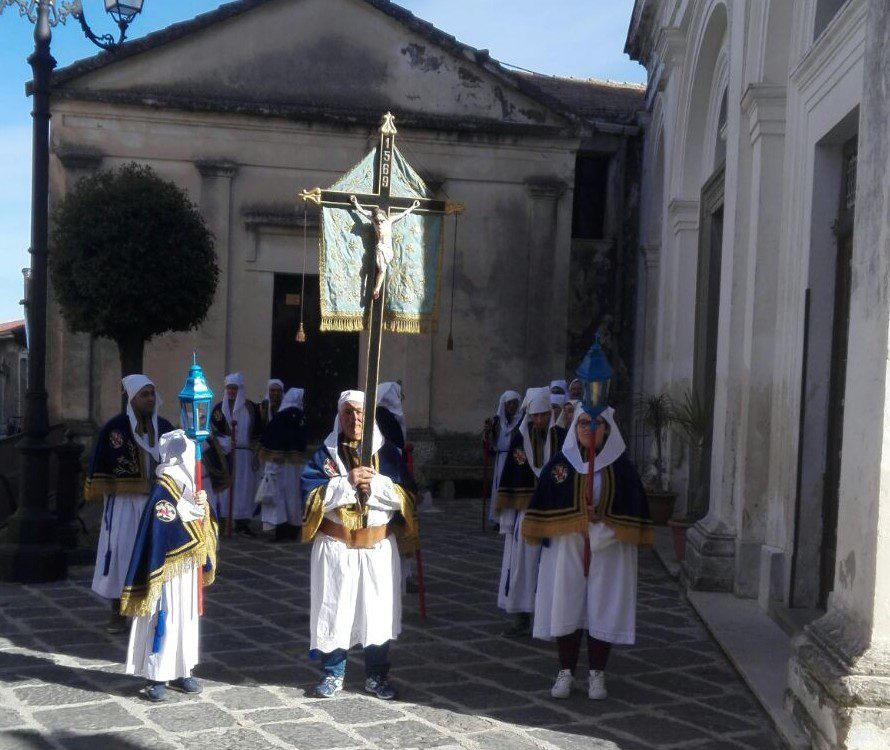 Il coronavirus non ferma le tradizioni, i canti delle ‘congree’ in filodiffusione a Perdifumo