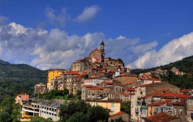 Covid a Vibonati, sindaco sospende fuochi d’artificio e fiera di Sant’Antonio