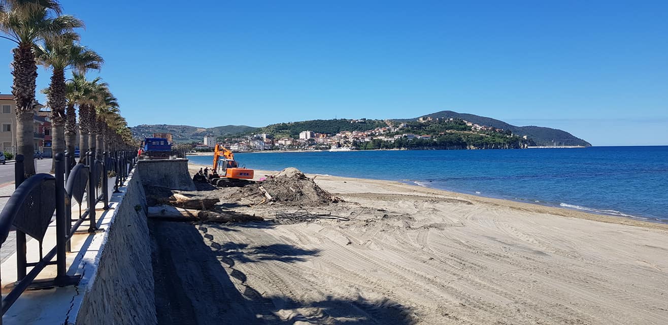 Prosegue la pulizia delle spiagge di Agropoli