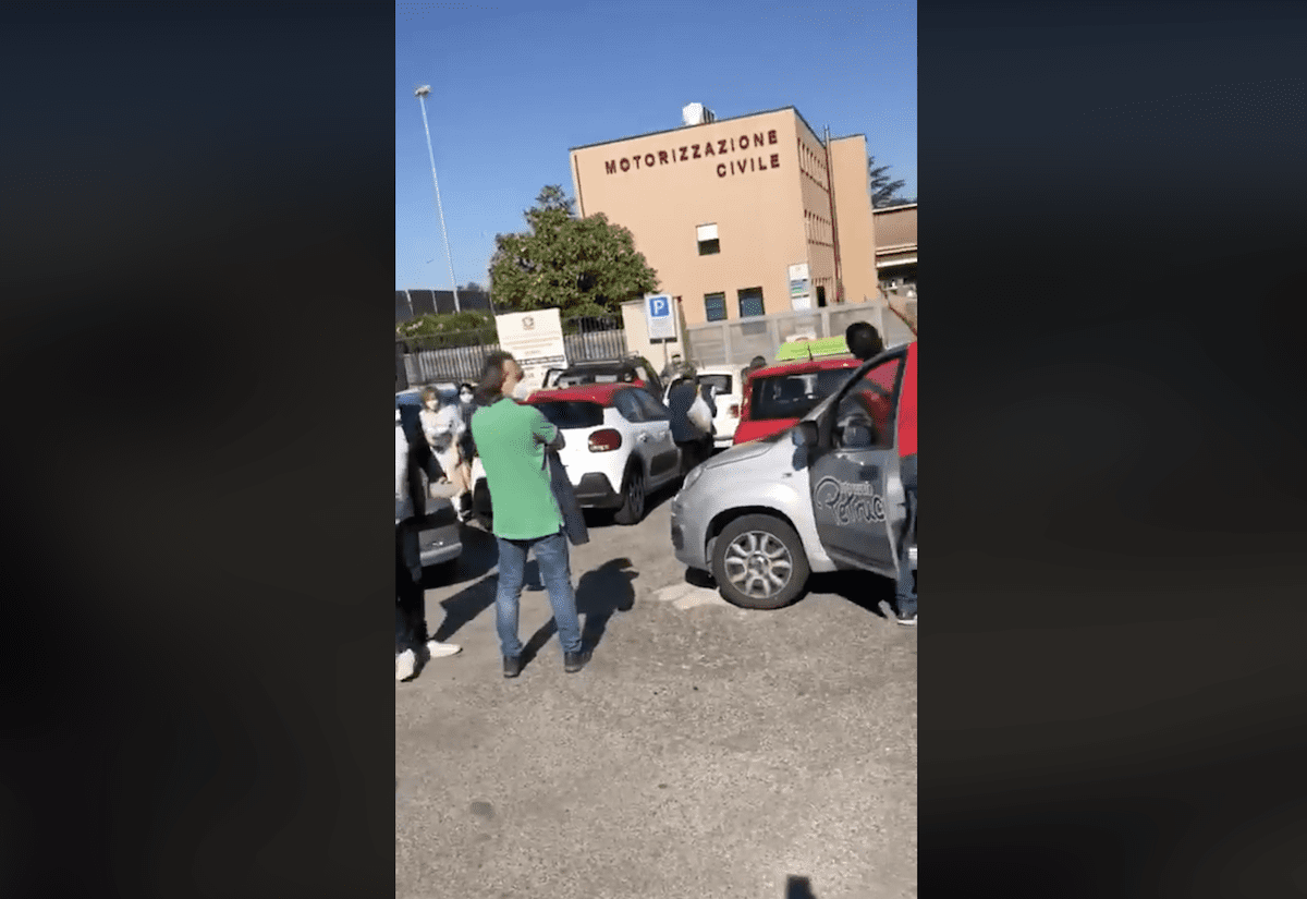 Autoscuole del Cilento in protesta a Salerno: «Non si può andare avanti così»