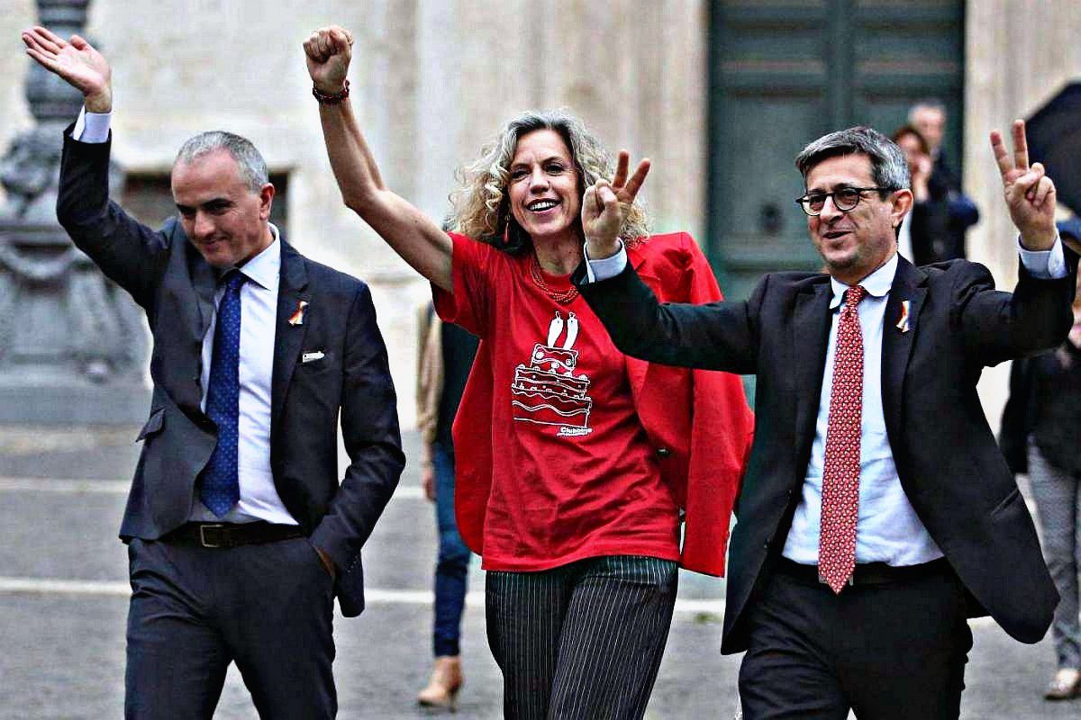 Quattro anni fa la legge sulle Unioni civili, Cirinnà: «Ha regalato felicità a migliaia di coppie»