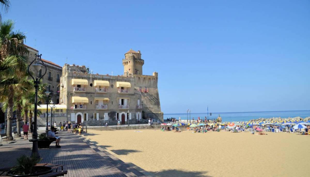 Castellabate, un’app per prenotare la spiaggia libera