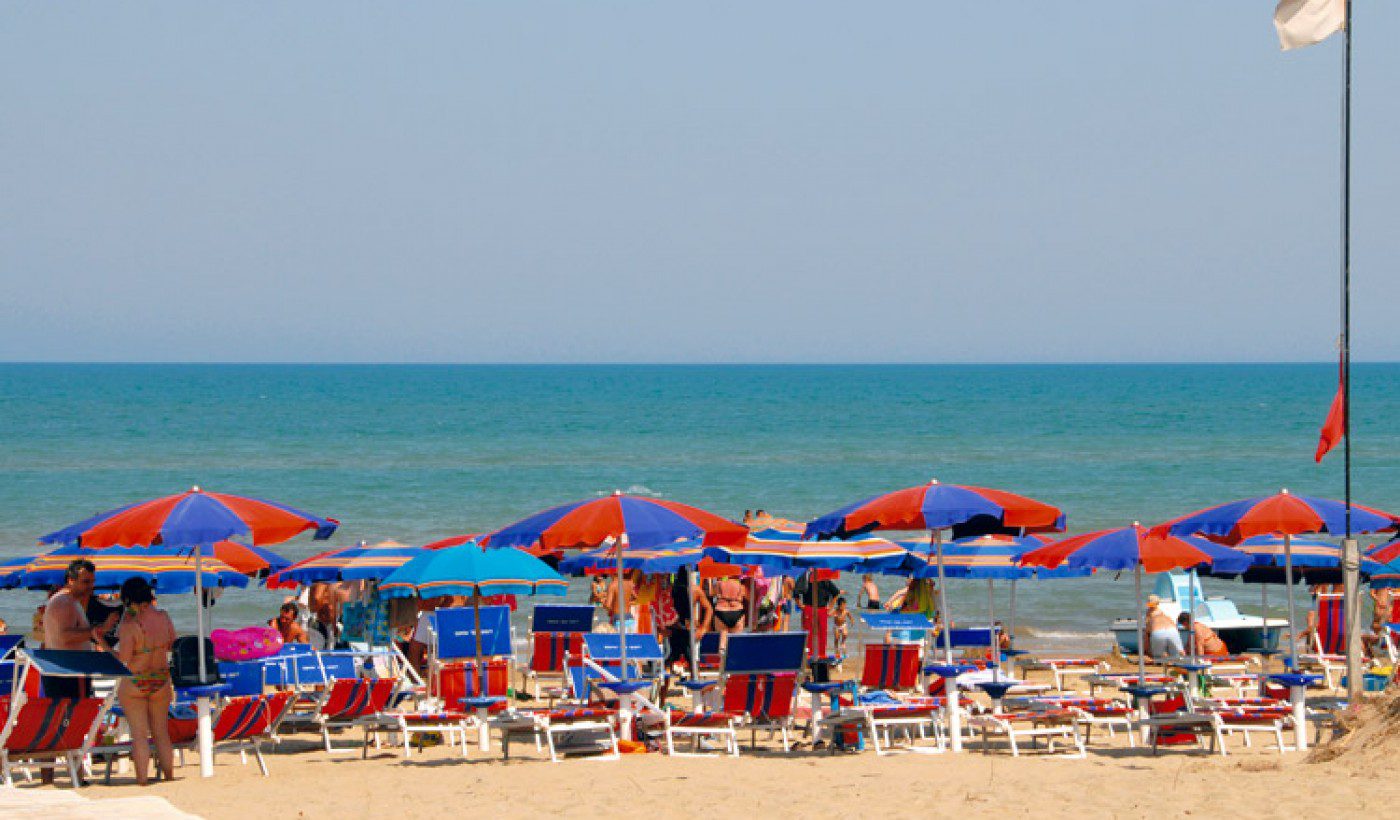 Cilento, operatori balneari: «Serve più spazio, dateci spiaggia libera»