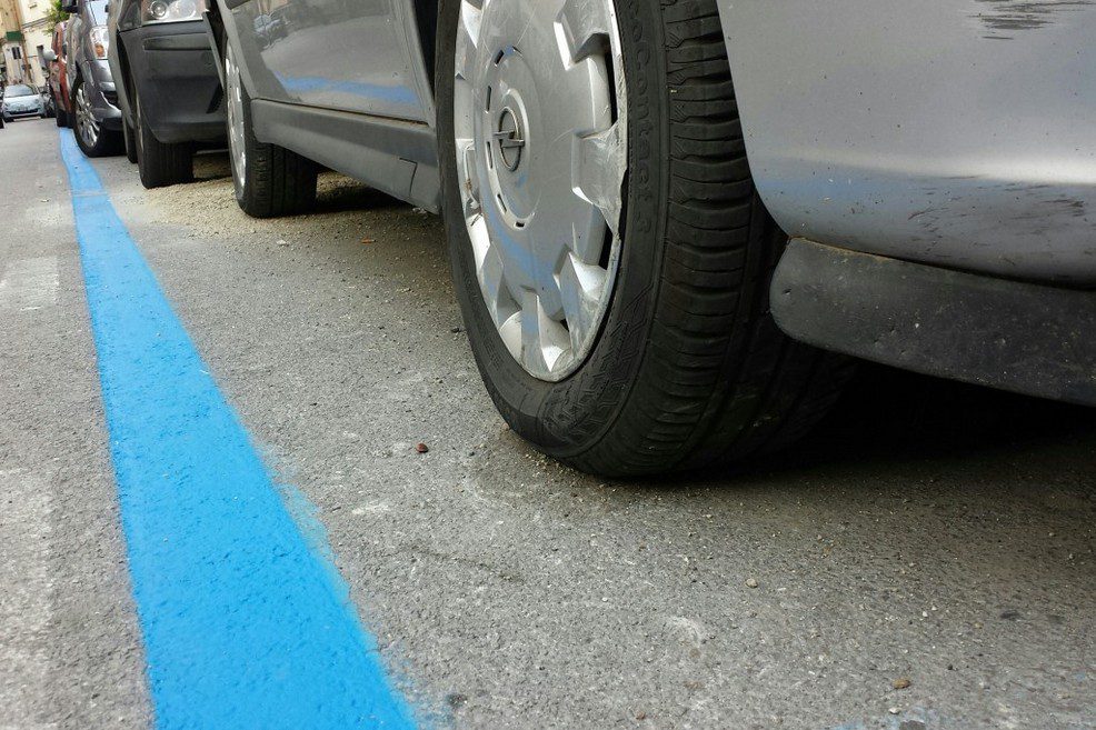 A Castellabate tornano le strisce blu, dal 29 maggio parcheggi a pagamento