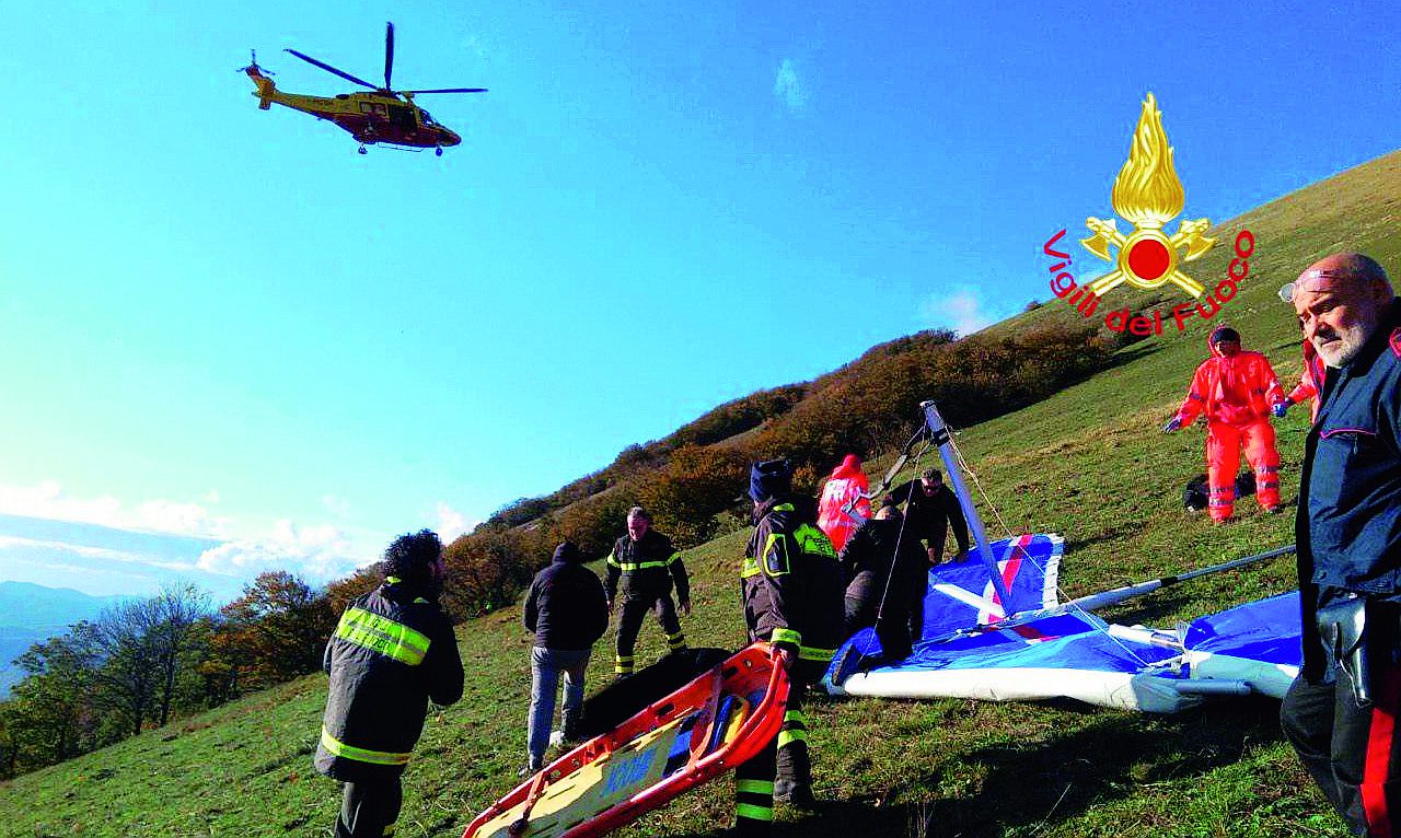 Incidente in deltaplano nel Cilento, 66enne in ospedale