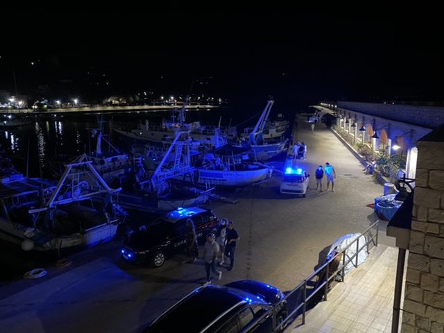 Camerota, barca disperde carico gasolio in mare: scattano i controlli