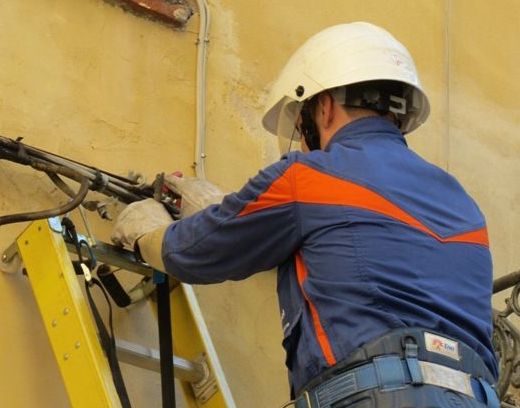 Capaccio Paestum, lavori alla rete Enel: stop corrente per alcune ore