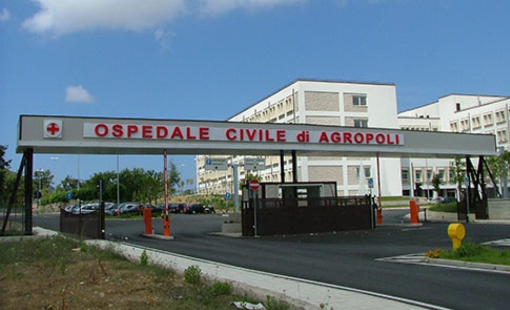 De Luca in visita all’ospedale di Agropoli: riapertura del pronto soccorso h24