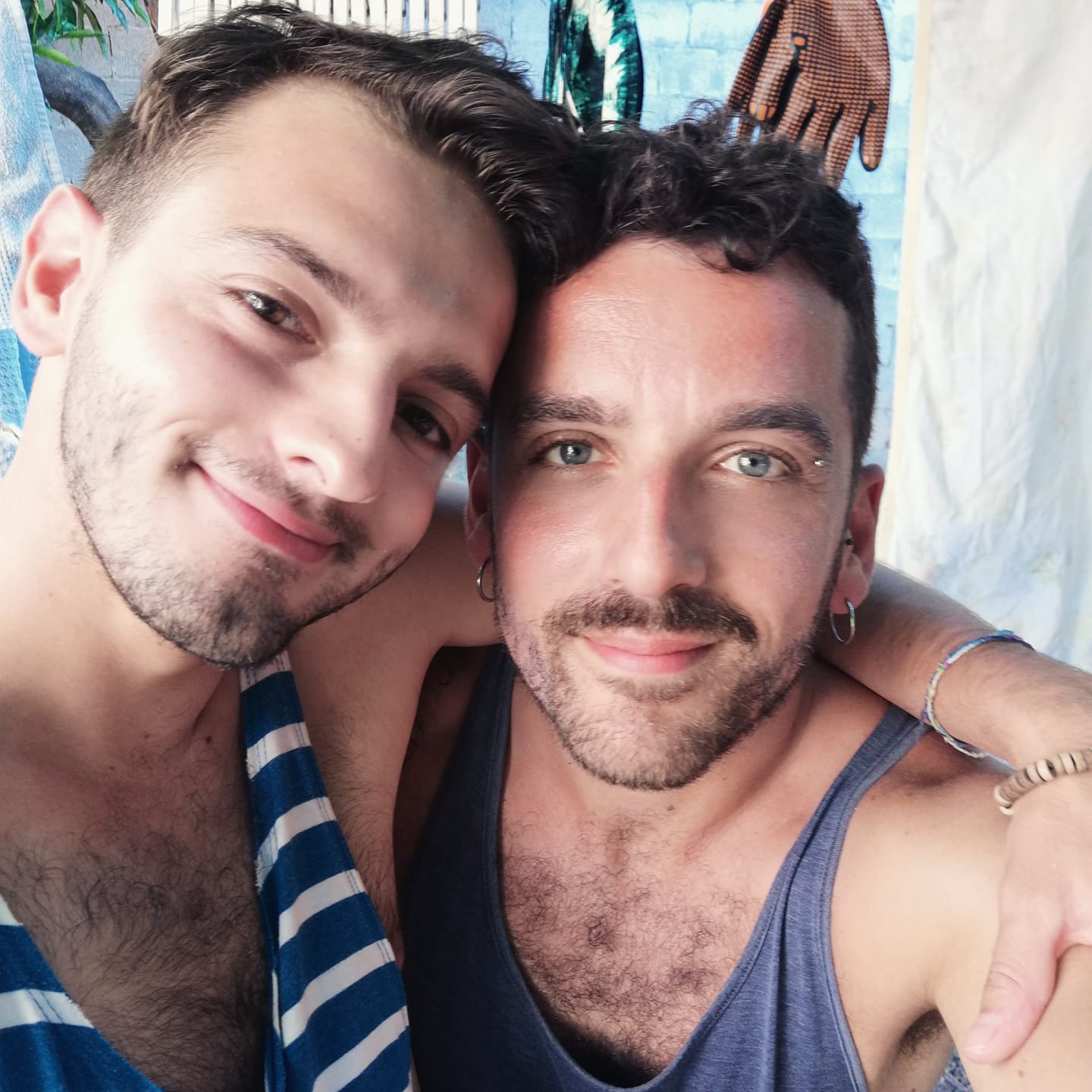 Policastro, coppia gay separata in un locale per un bacio: «C’è distanziamento»