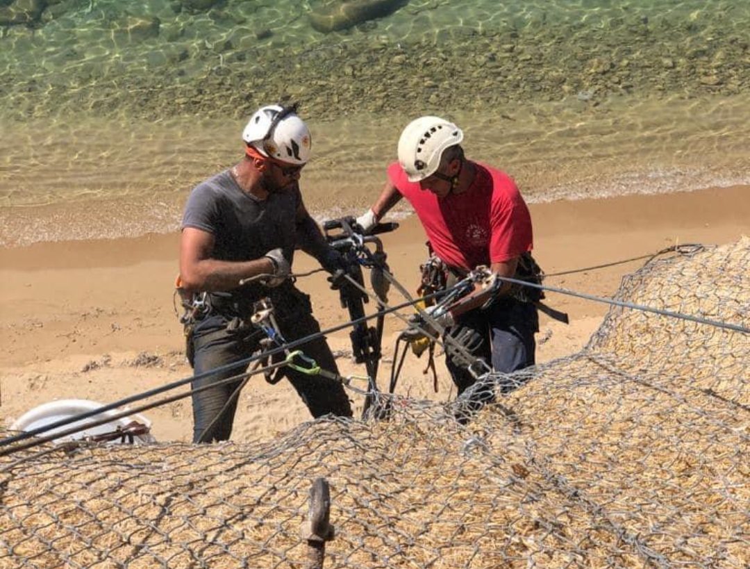 Castellabate, dopo i crolli recuperato il costone roccioso alla spiaggia La Grotta