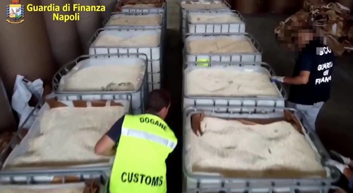 Pasticche prodotte da Isis: sequestro da 14 tonnellate al porto di Salerno. Valgono 1 miliardo